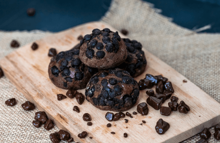 Creaming butter and granulated sugar for chocolate chip cookie recipe with no brown sugar